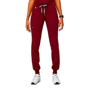 Figs Scrub Pants in Burgundy. Jogger style! Great condition! Size small- regular